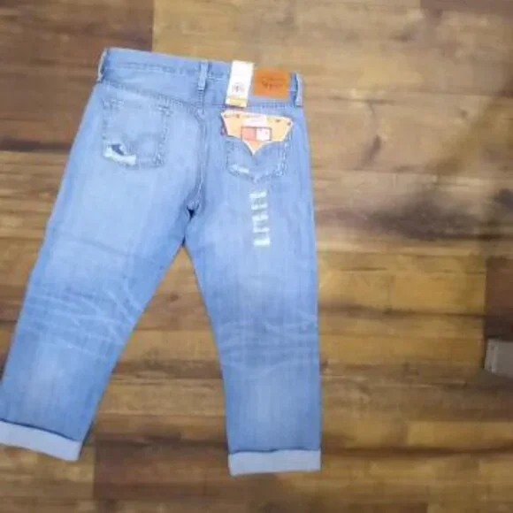 The LEVI 501® Button Fly Distressed Cropped Jean - Picture 5 of 7